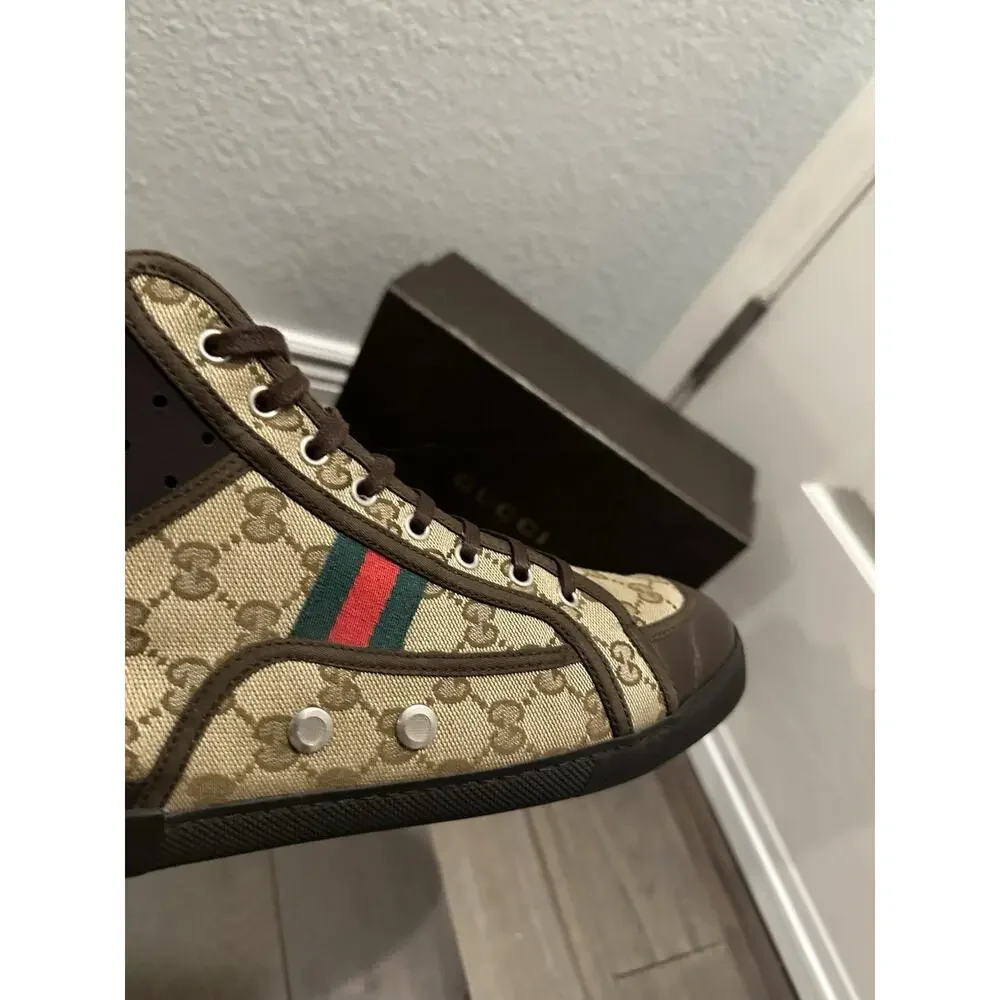 Gucci product pair